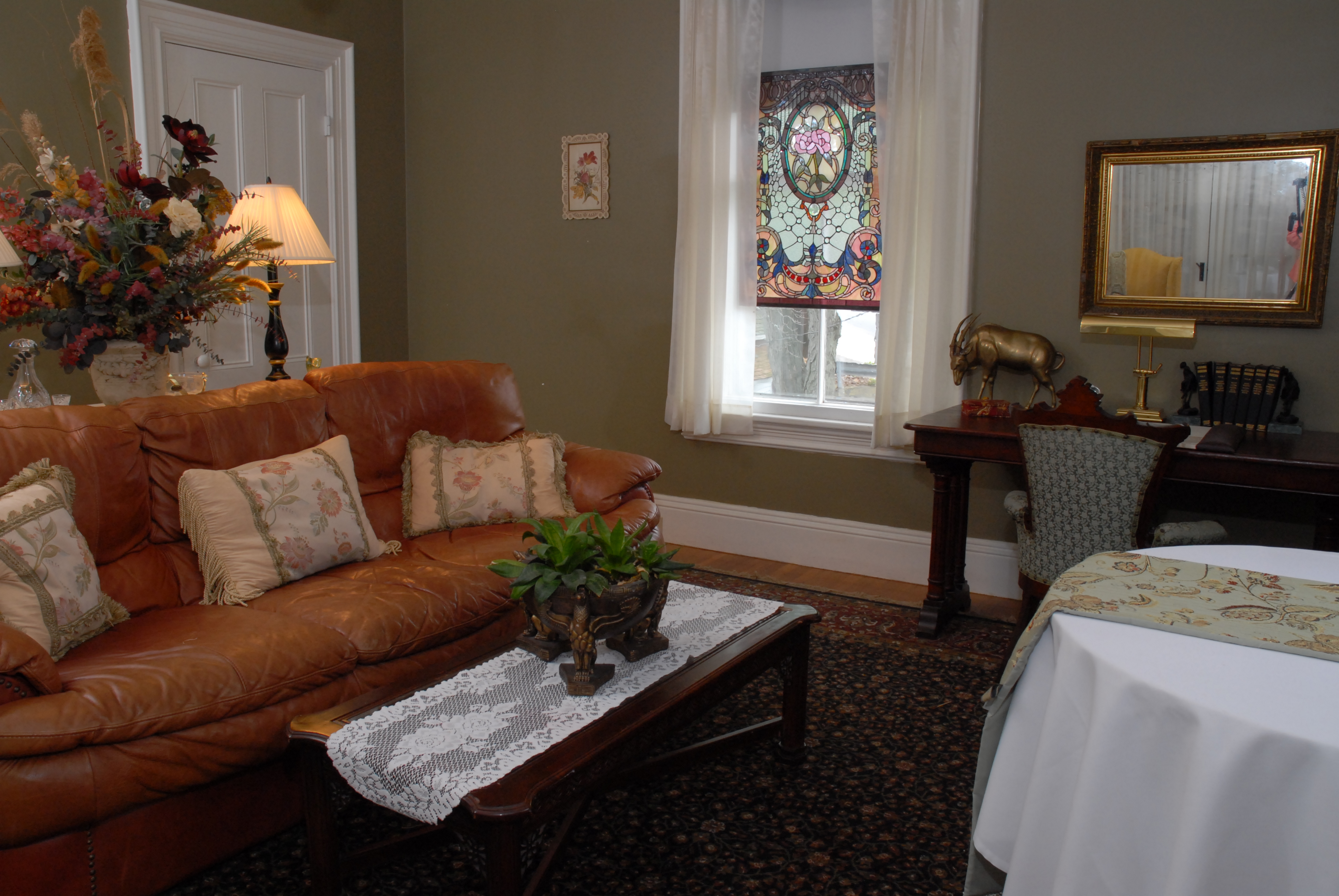 The Living room of the Koenigzimmer Suite is also used for Cocktail service